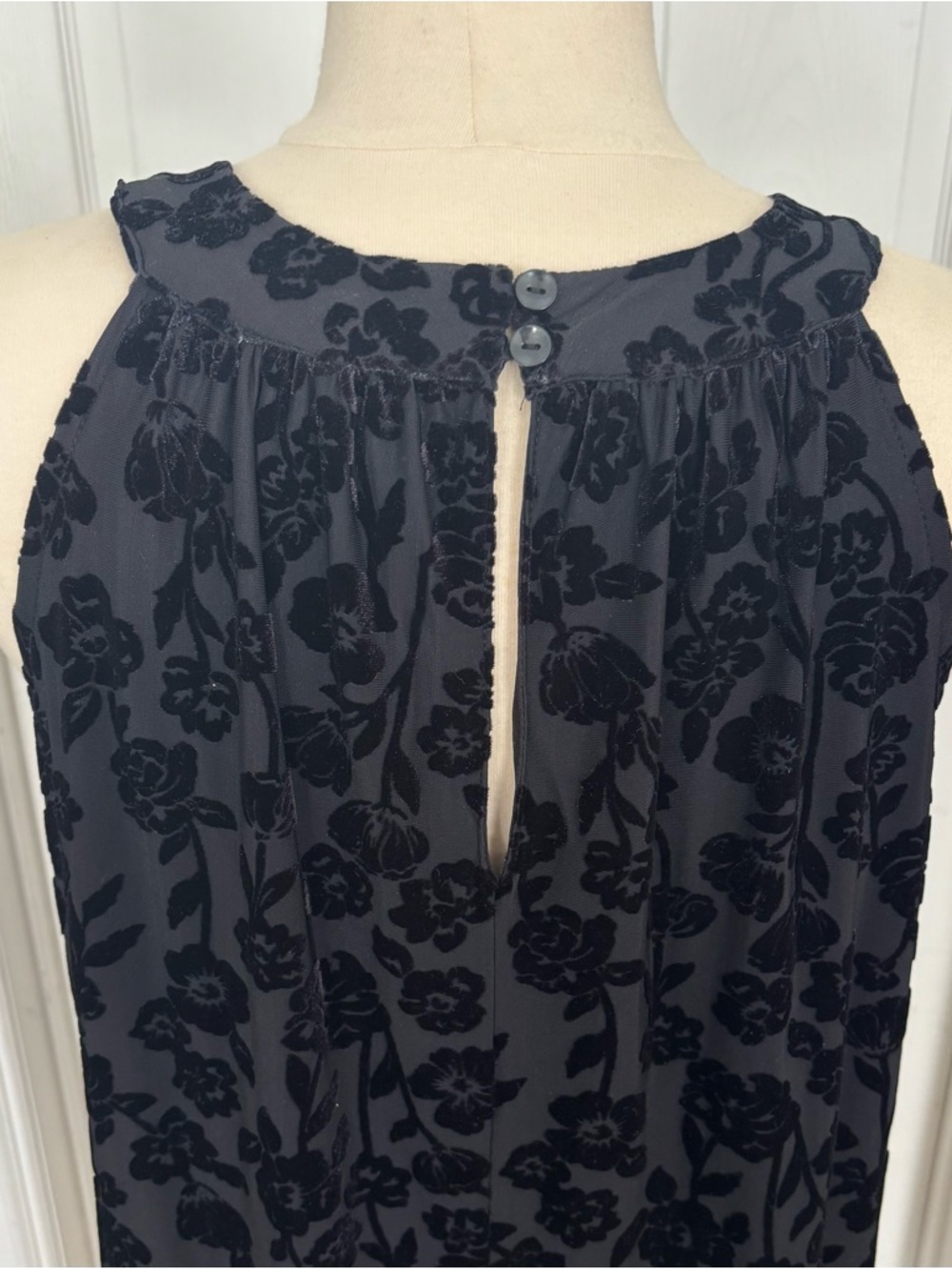 Black Floral Burnout Halter Dress by Just Found 1X - Picture 4 of 8
